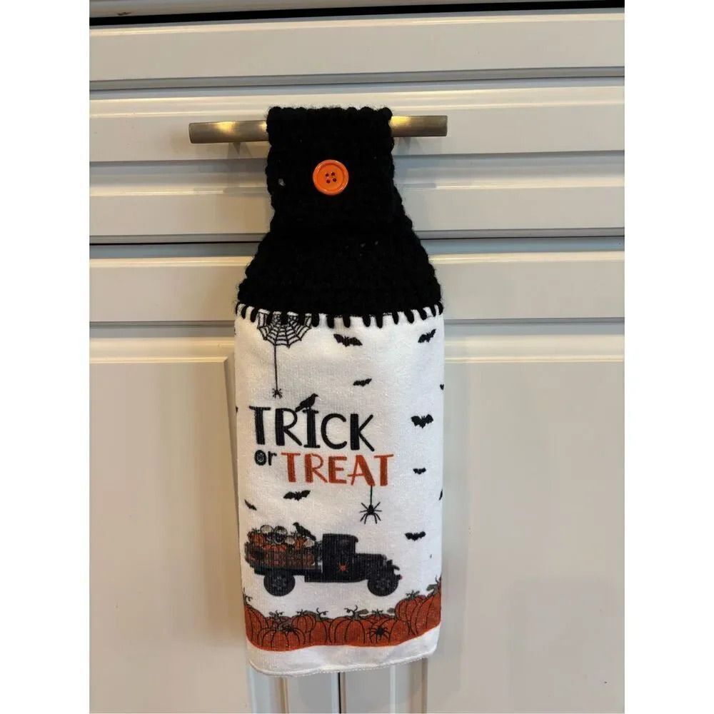 Crochet Top Kitchen Towel- Trickvorctreat (wagon)